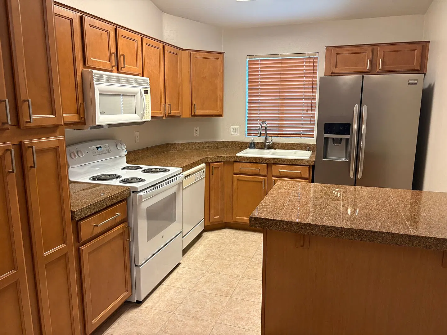 2 bed/2 bath Patio Home-Gated Desert Foothills Villas — Photo 2