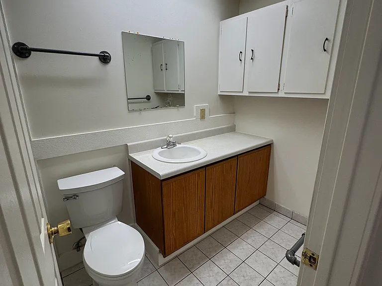 420 Telegraph St #8 — Photo 15