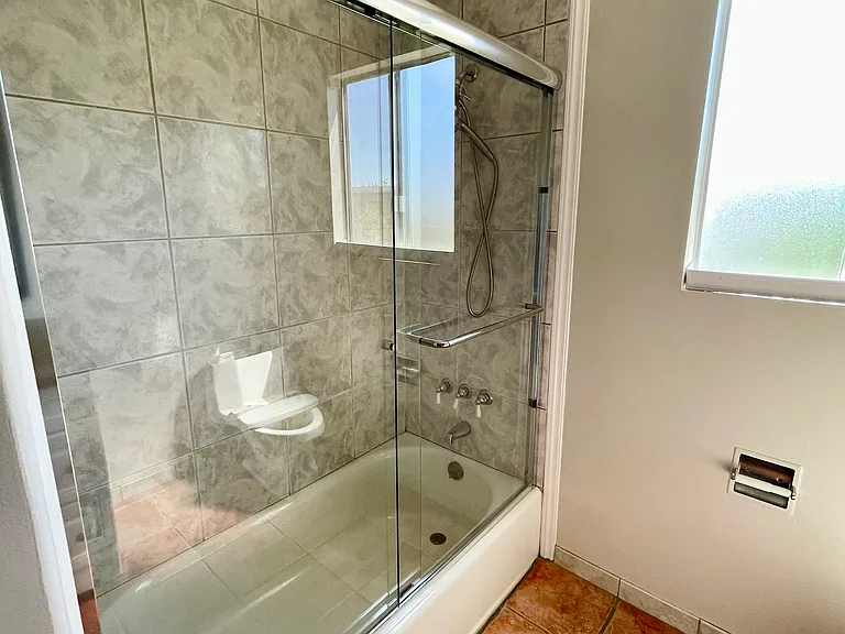 225 4th Ave #2 — Photo 8