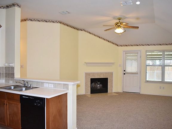 3rd image of 1405 Carrigan Ln