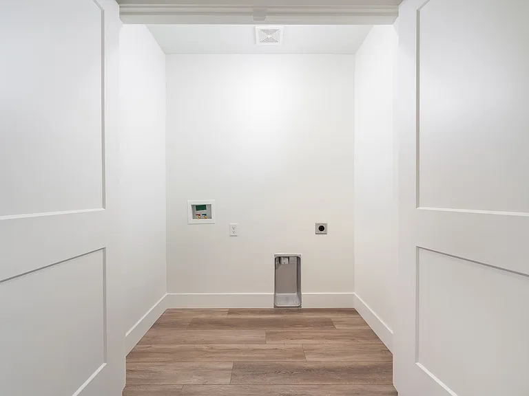 5015 E Hagadorn Ln — Photo 10