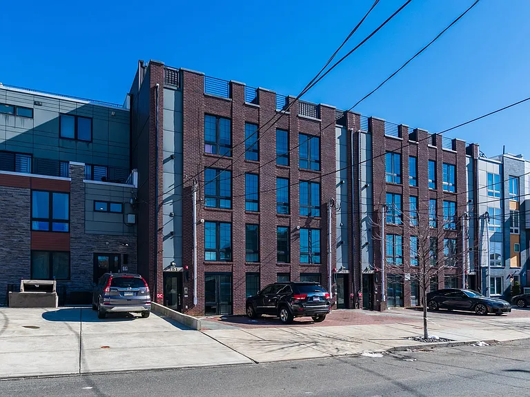 747 N 20th St — Photo 19