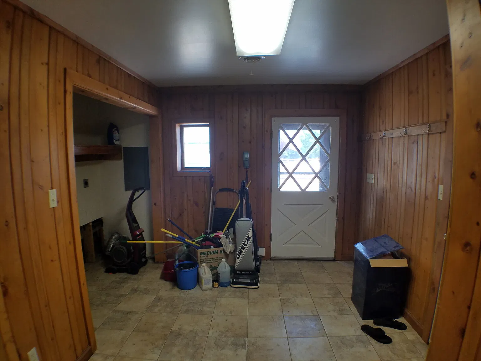 4 bed, 2.0 bath, 1344 sqft, $2,080 — Photo 3