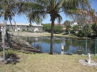 4633 Bayshore Dr APT M5, Naples, FL 34112