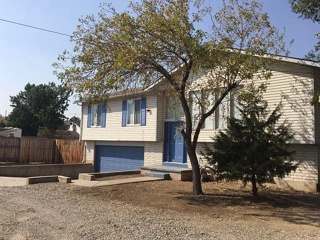 9078 S 1300 E — Photo 20