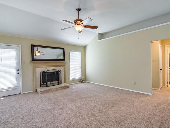 4th image of 493 Ashley Ln