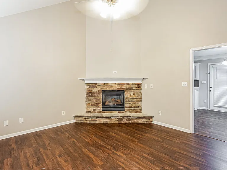 734 Ablow Dr — Photo 5