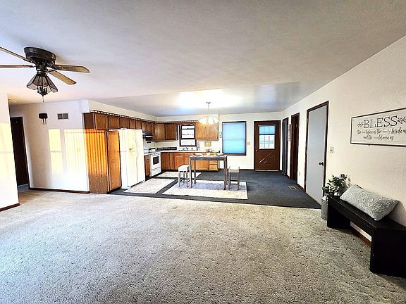 3rd image of 710 Madison St