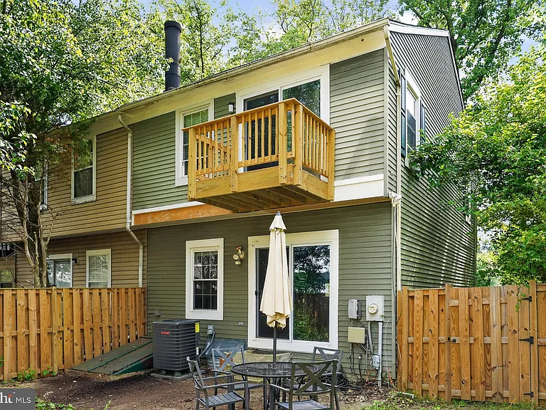 1015 Saint Michaels Dr — Photo 47