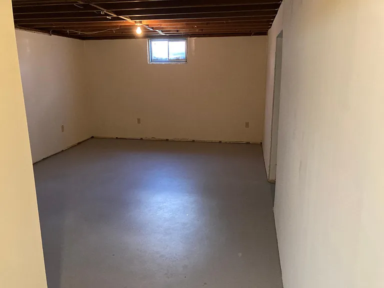 503 W Cedar St — Photo 7