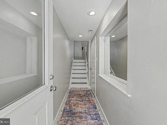 5th image of 707 Bayshore Ave