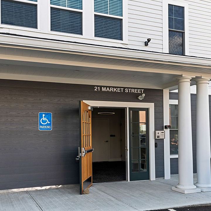 Building Photo 4