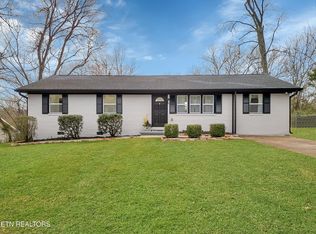 3300 NE Chantilly Dr, Knoxville, TN 37917