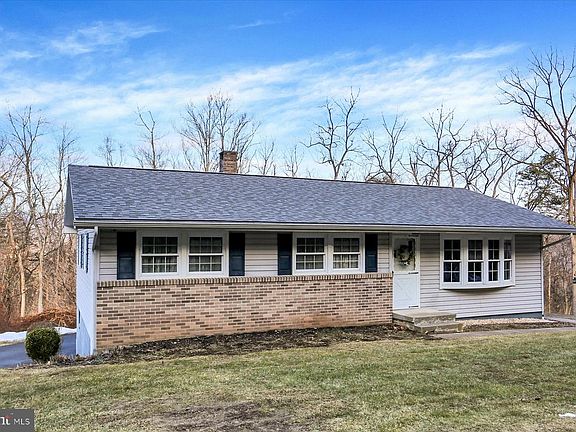 3rd image of 2099 Muddy Run Rd