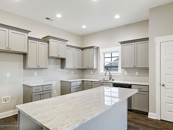 5th image of 2333 Braddock Blvd