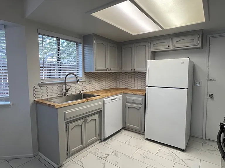 22117 Copper St — Photo 9