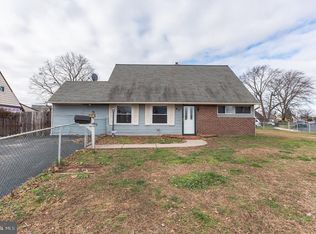 47 Jester Ln, Levittown, PA 19055