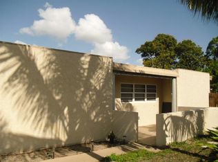 327 New Castle St, Boca Raton, FL 33487