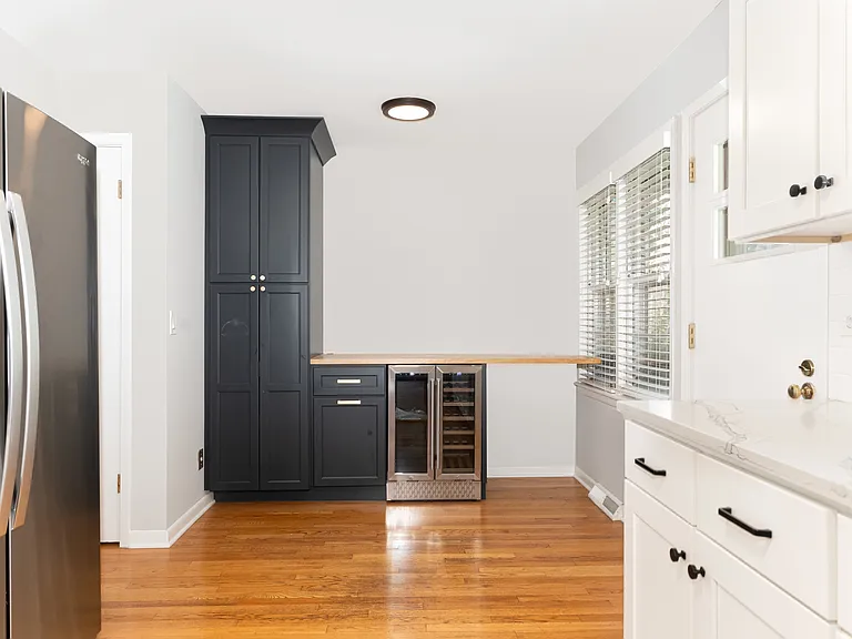 707 Thornwood Dr — Photo 6