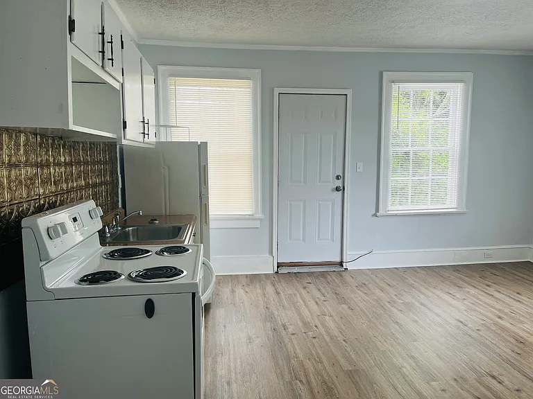 504 Broad St #7 — Photo 6