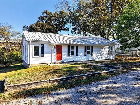 202 S Waller St, Crocker, MO 65452
