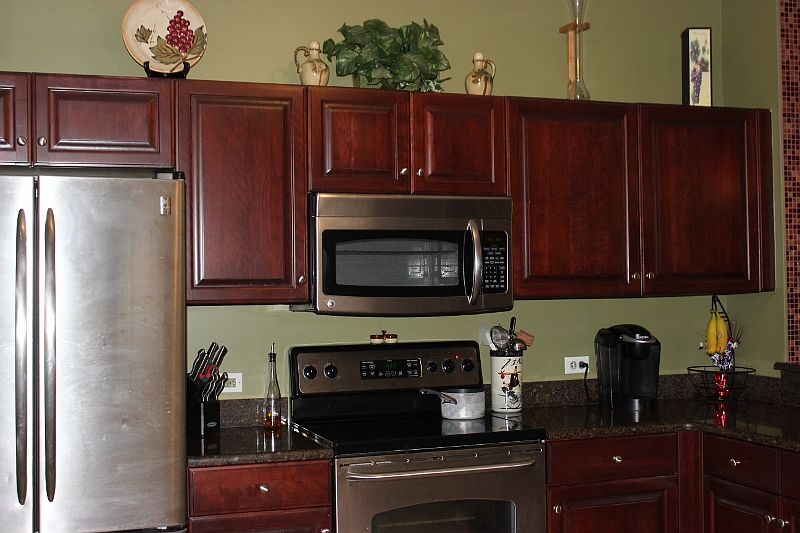 Cherry kitchen cabinets