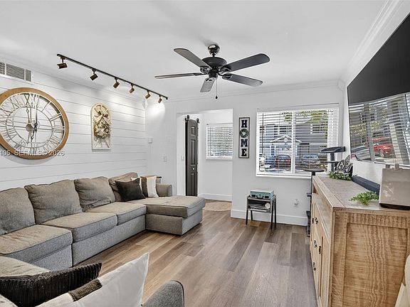 5th image of 12147 SW 49th Ct
