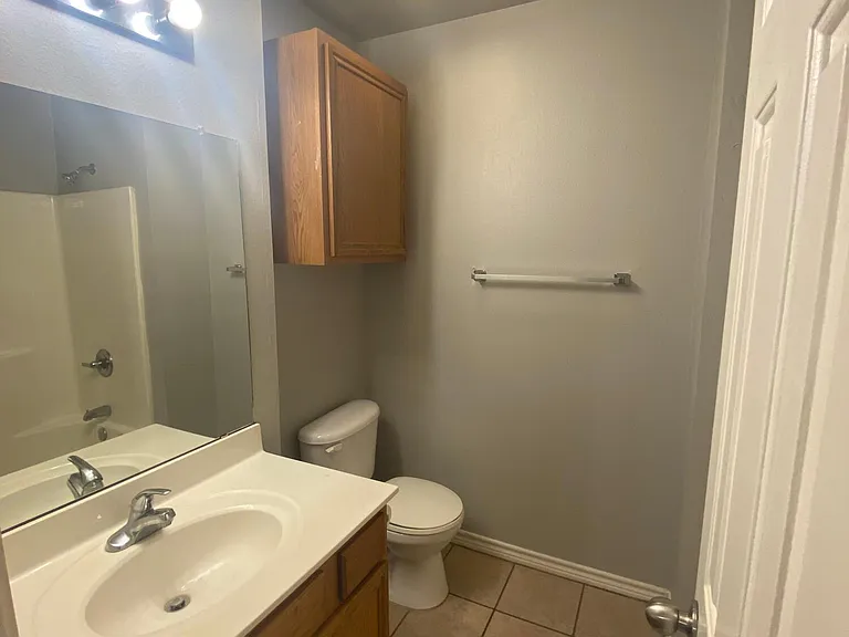 5420 Kemper St — Photo 14
