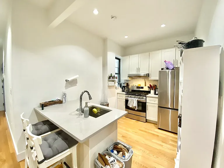 169 15th St #3B — Photo 8