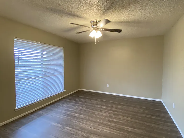 6800 Camden Ln — Photo 31