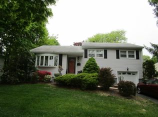 739 Bush Pl, Paramus, NJ 07652