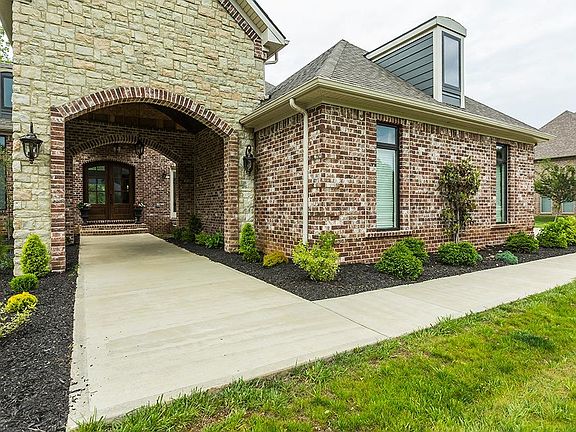 3rd image of 712 Chinkapin Dr