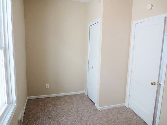 5th image of 914 Palace Ave