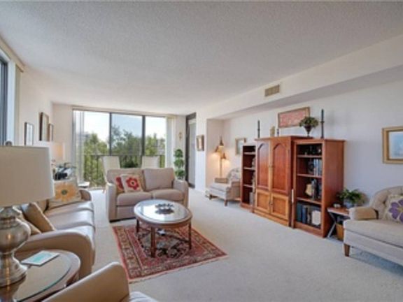 4th image of 220 Belleview Blvd APT 603