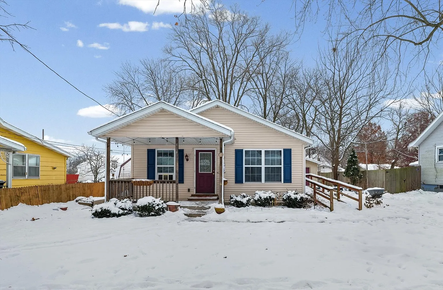 114 N Cottage Grove Ave photo 1