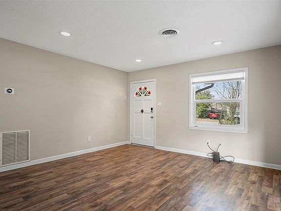5th image of 115 Marlin Ave