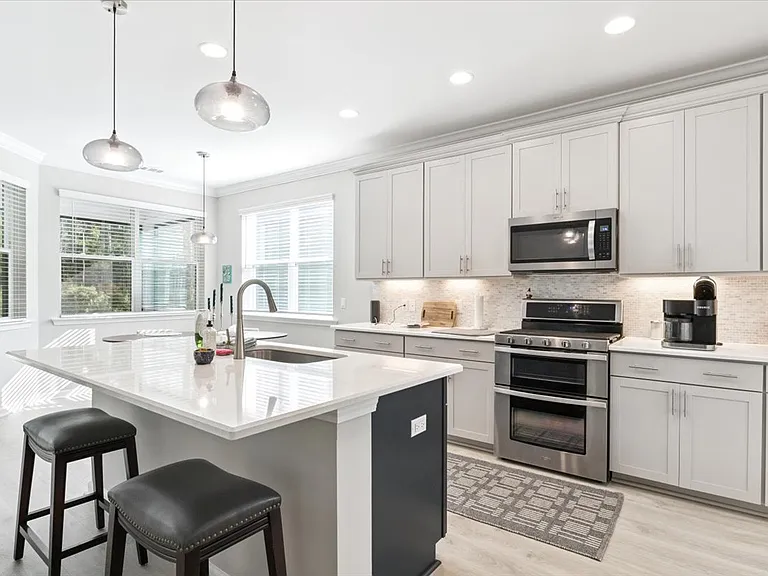 731 Harborside Dr — Photo 11
