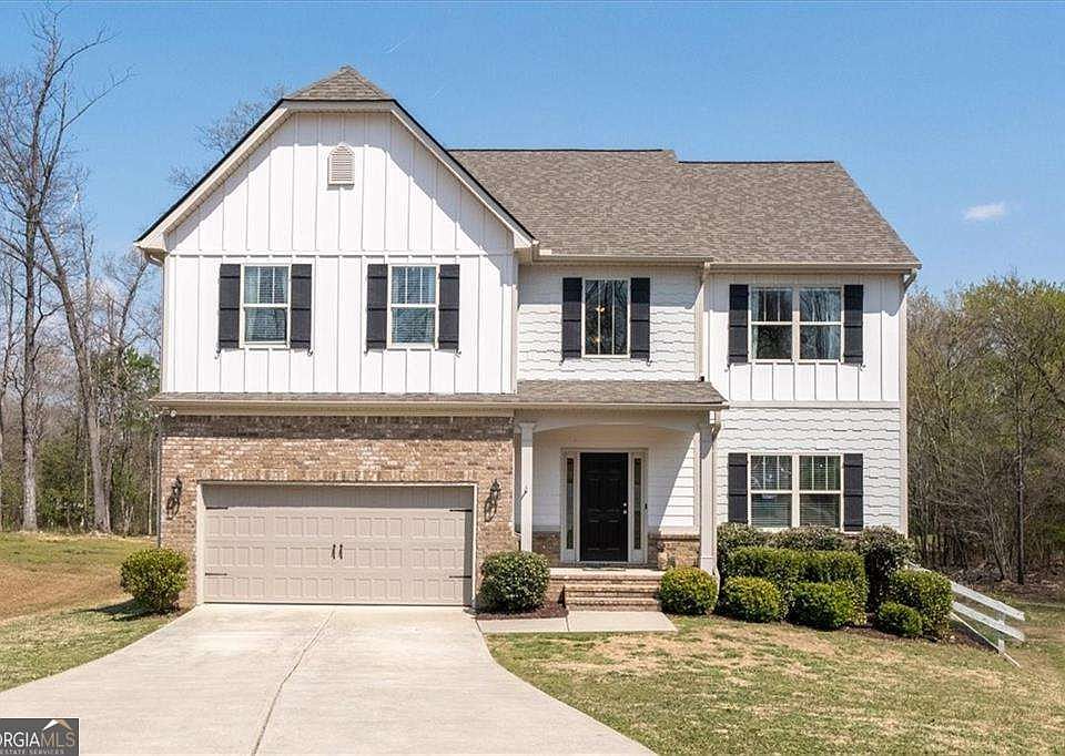 1st image of 17 Four Feathers Ln NE