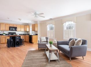 425 Main St #5, East Greenwich, RI 02818