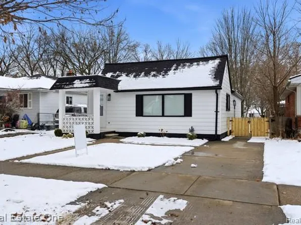 4005 Weddell St, Dearborn Heights, MI 48125