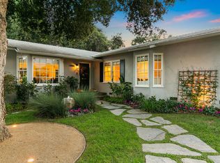 2286 Galbreth Rd, Pasadena, CA 91104