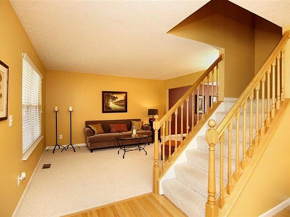 3rd image of 6647 Summer Field Dr
