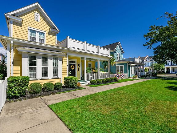 3rd image of 721 McKinley Way