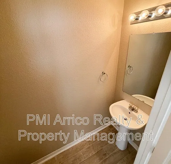 10840 Johanna Ave — Photo 13