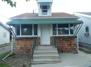5712 Edgewater Dr, Toledo, OH 43611