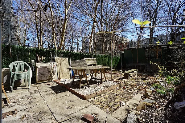 Rented by Zee Management LLC | media 32