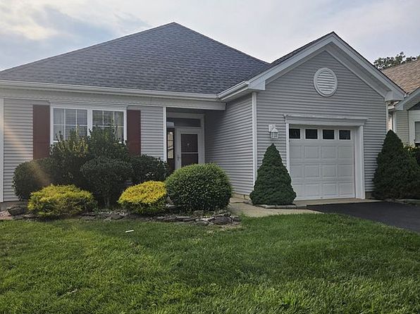 46 Goldensprings Dr