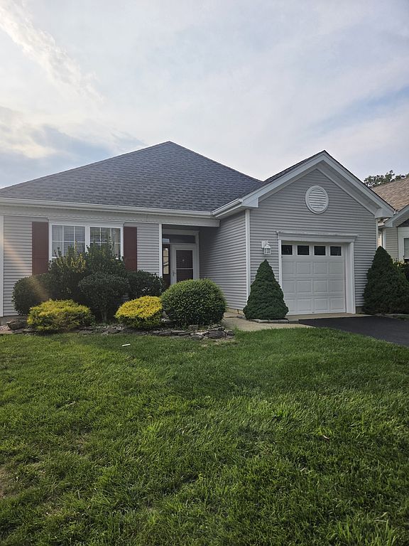 46 Goldensprings Dr - Property Image