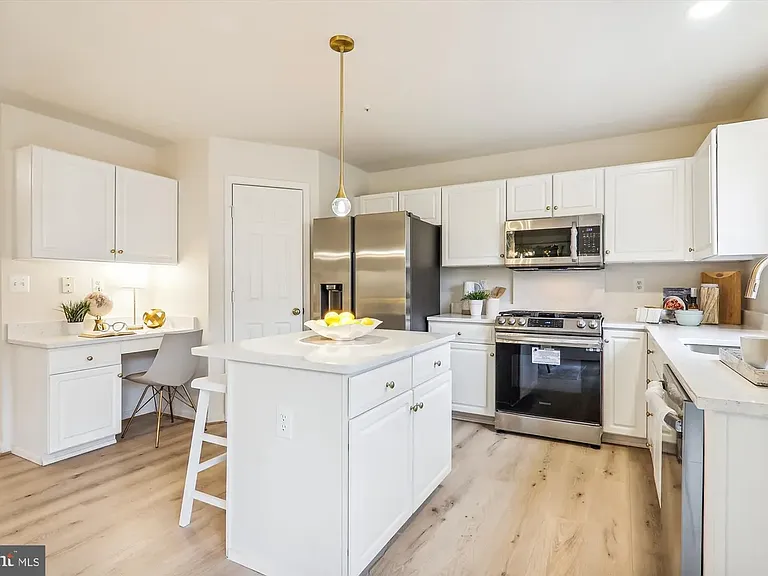 12407 Carters Grove Pl — Photo 2