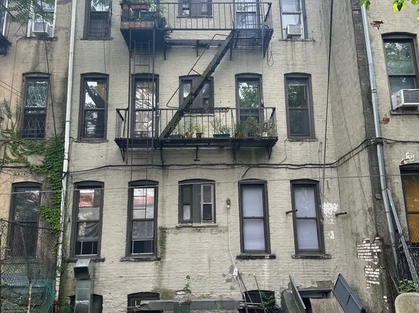 1243 Willoughby Avenue image 7 of 19